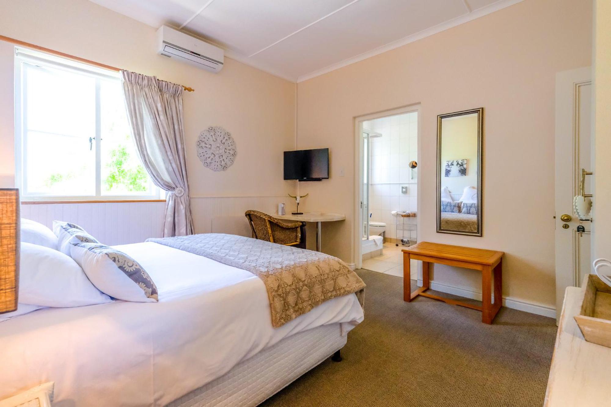 Oude Berg Guesthouse - 10 Caledon Street George Bilik gambar
