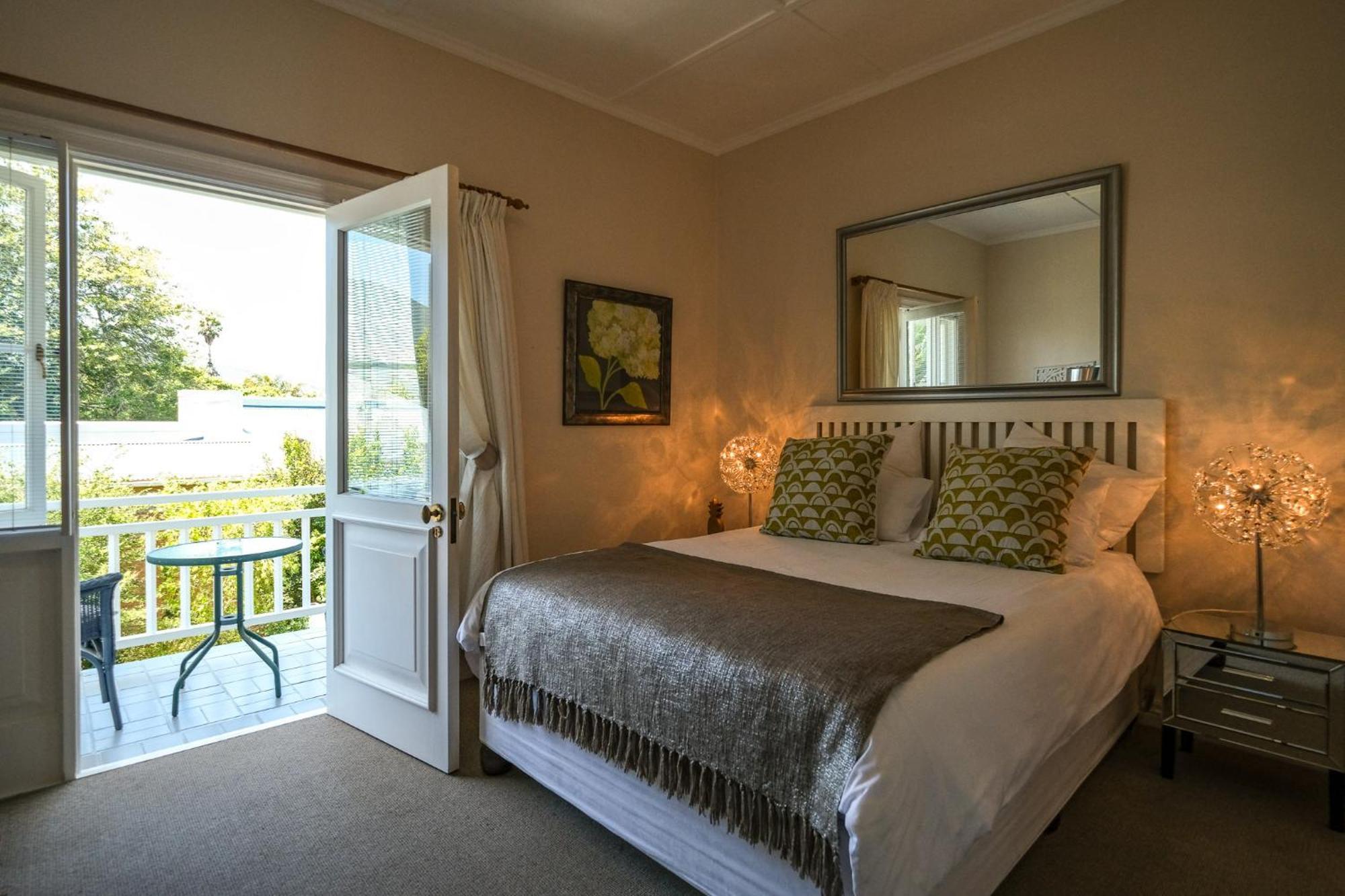 Oude Berg Guesthouse - 10 Caledon Street George Bilik gambar