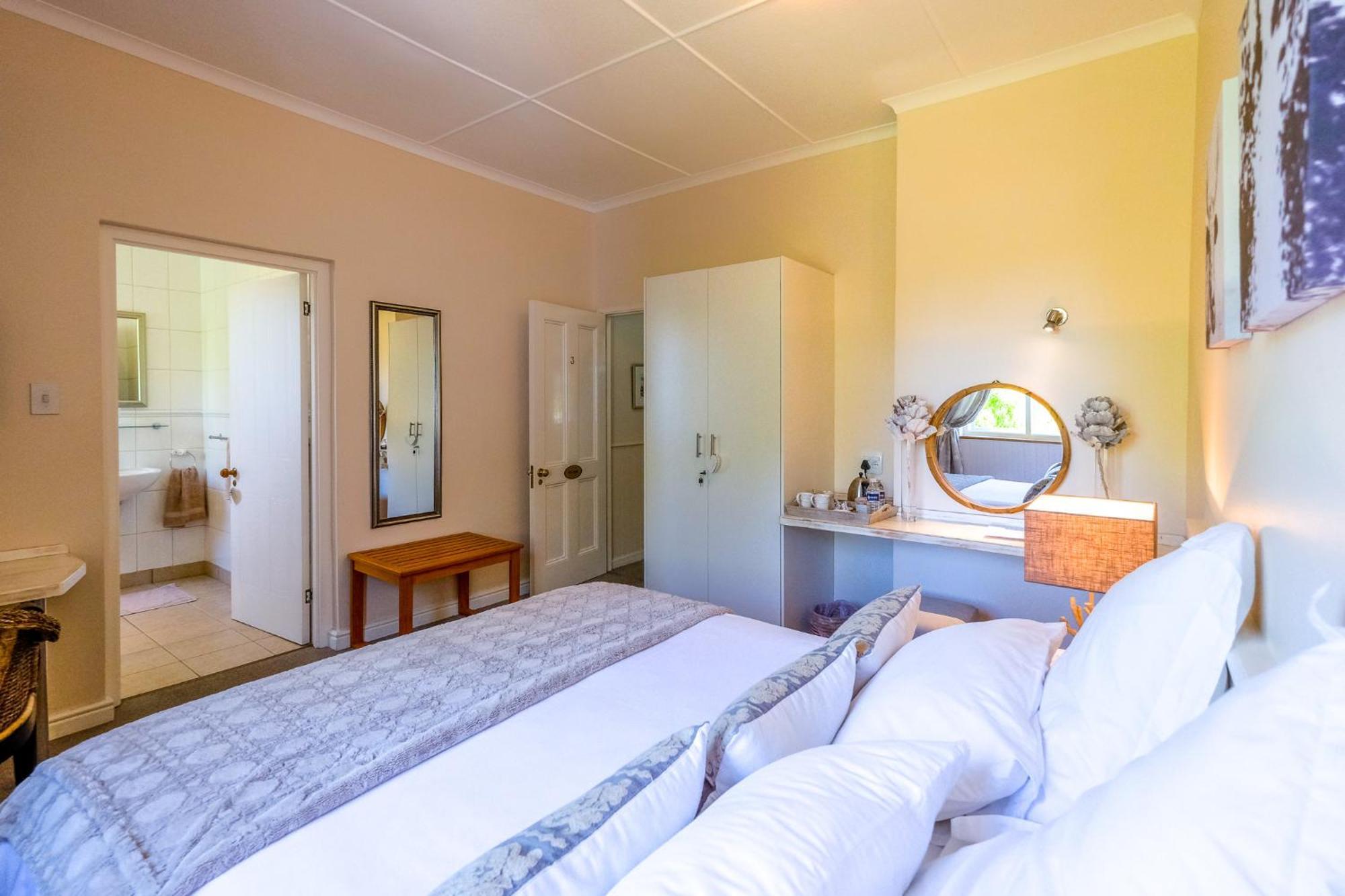 Oude Berg Guesthouse - 10 Caledon Street George Bilik gambar