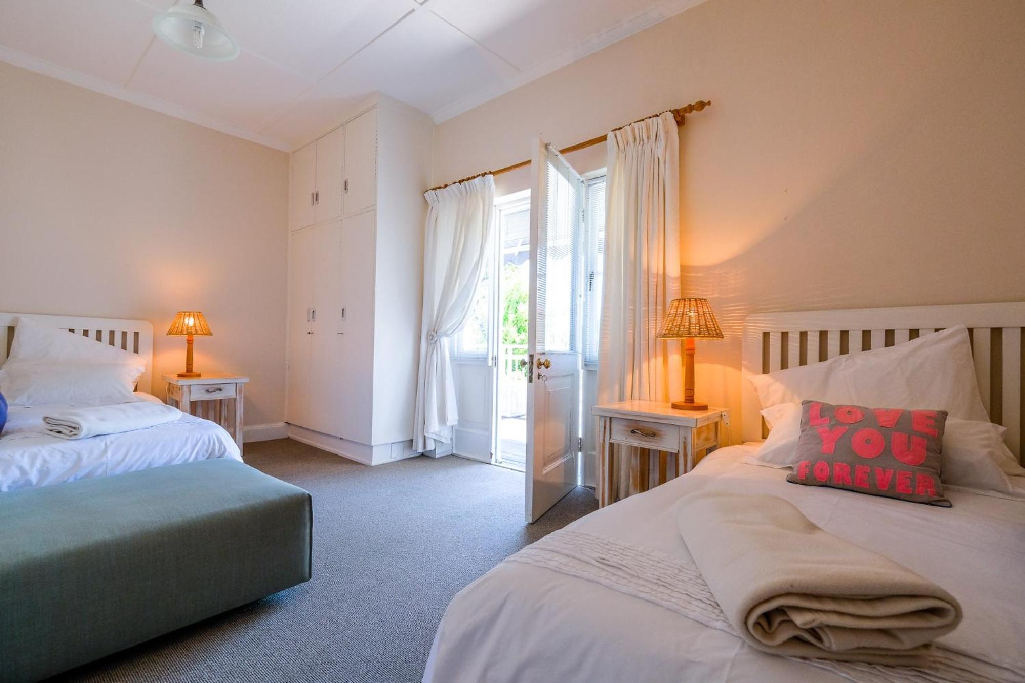 Oude Berg Guesthouse - 10 Caledon Street George Bilik gambar